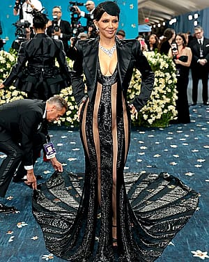 Halle Berry, 58'