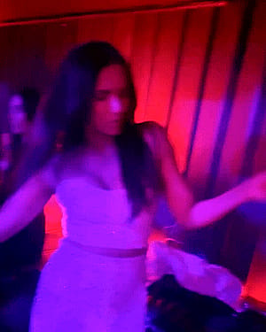 Padma Lakshmi, 54'