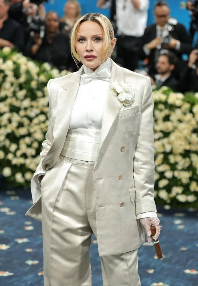 Madonna, 66 picture 3 of 4
