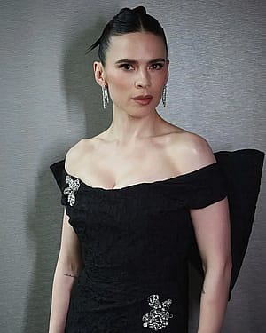 Hayley Atwell, 43'