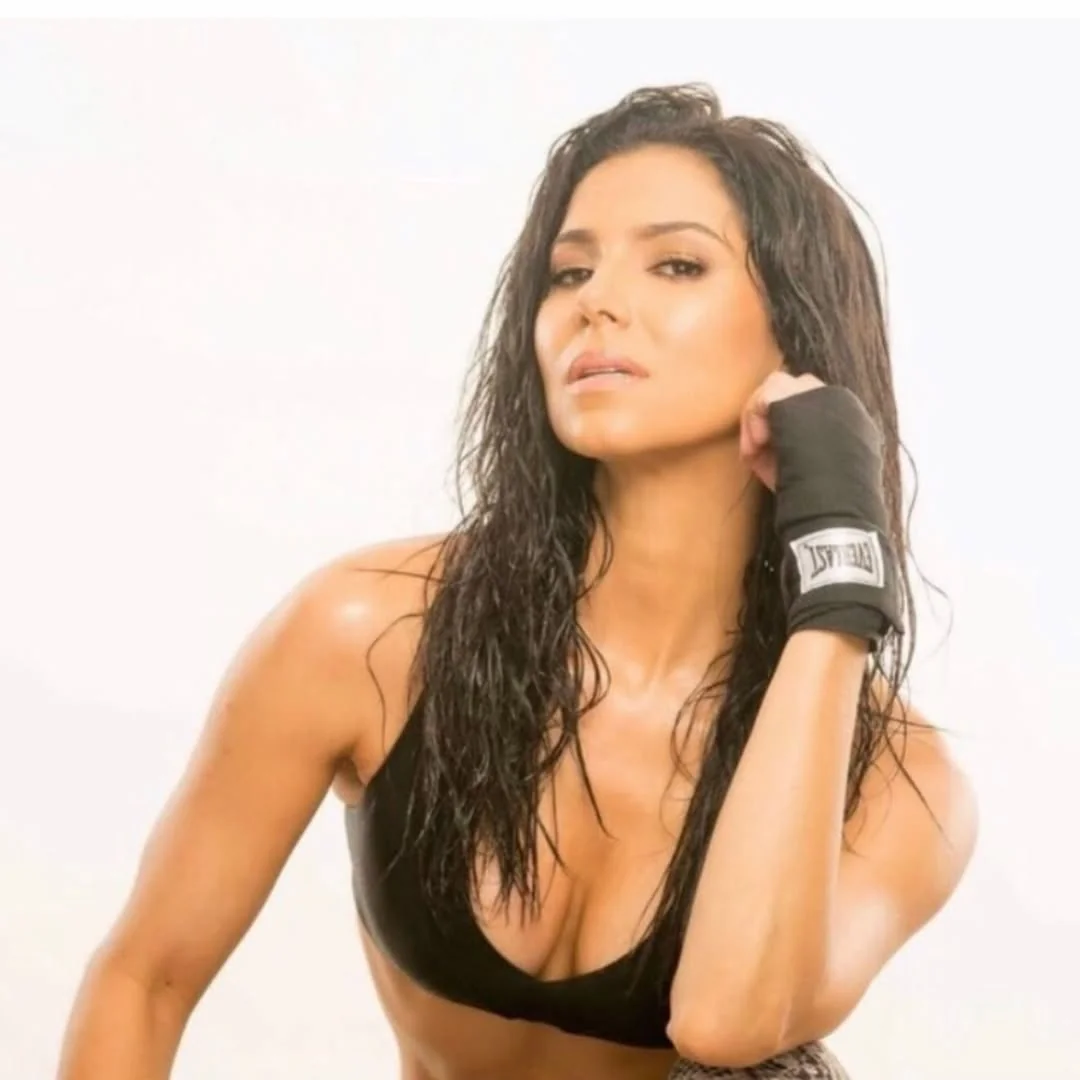 Roselyn Sanchez, 52 picture 2 of 5