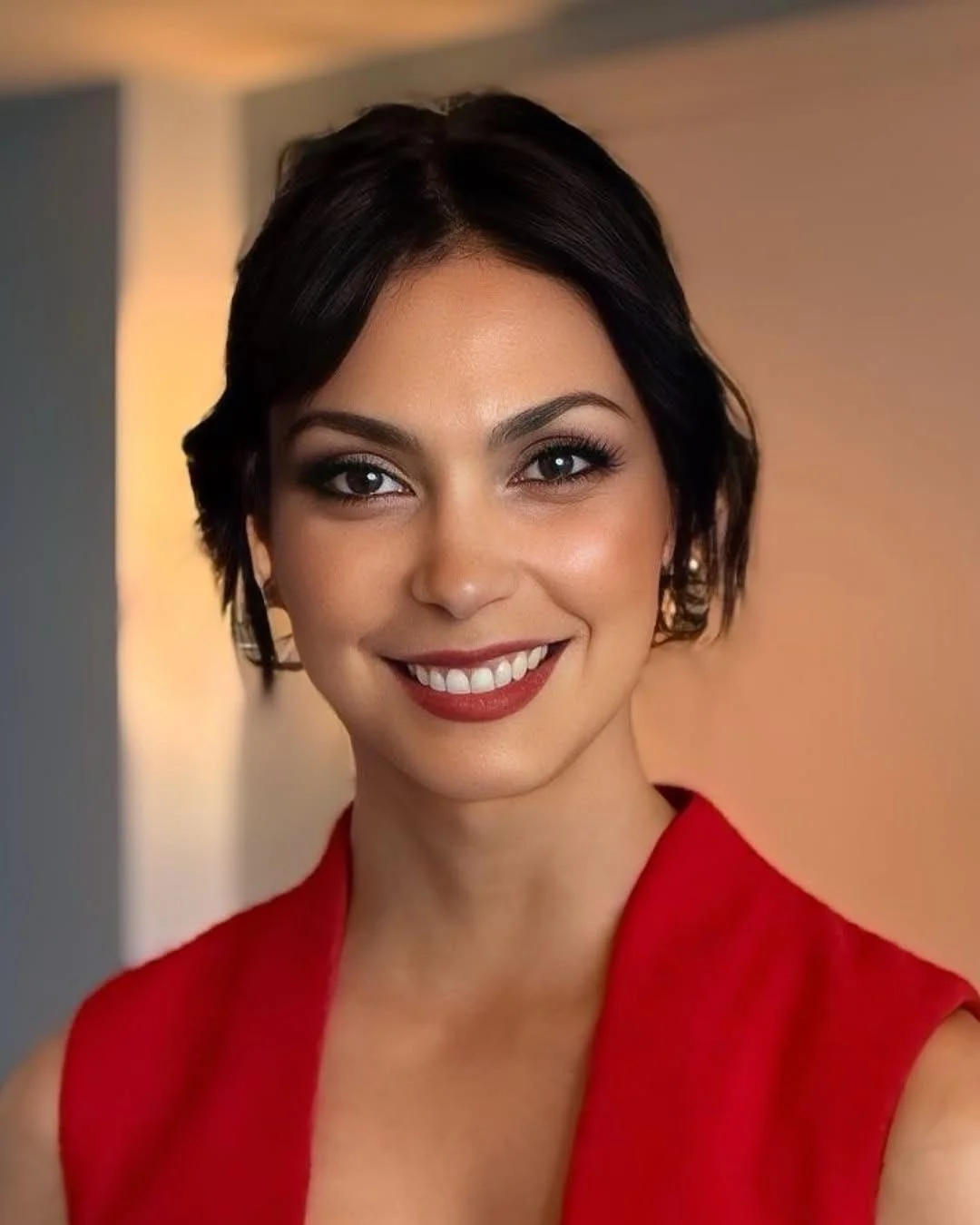 Morena Baccarin, 45 picture 2 of 3