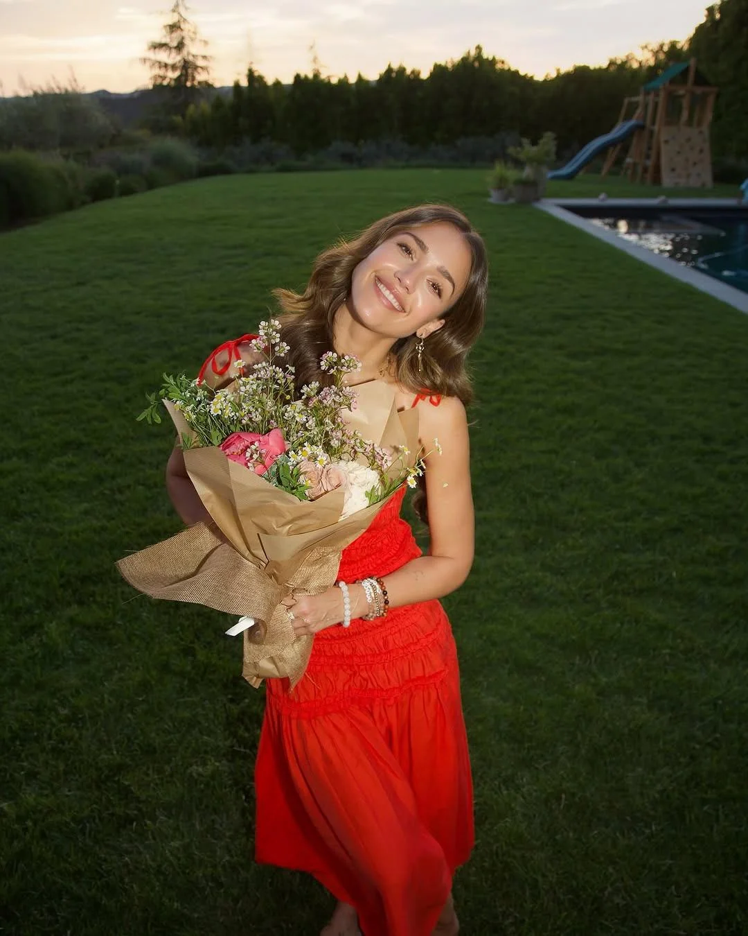 Jessica Alba, 44 picture 1 of 3