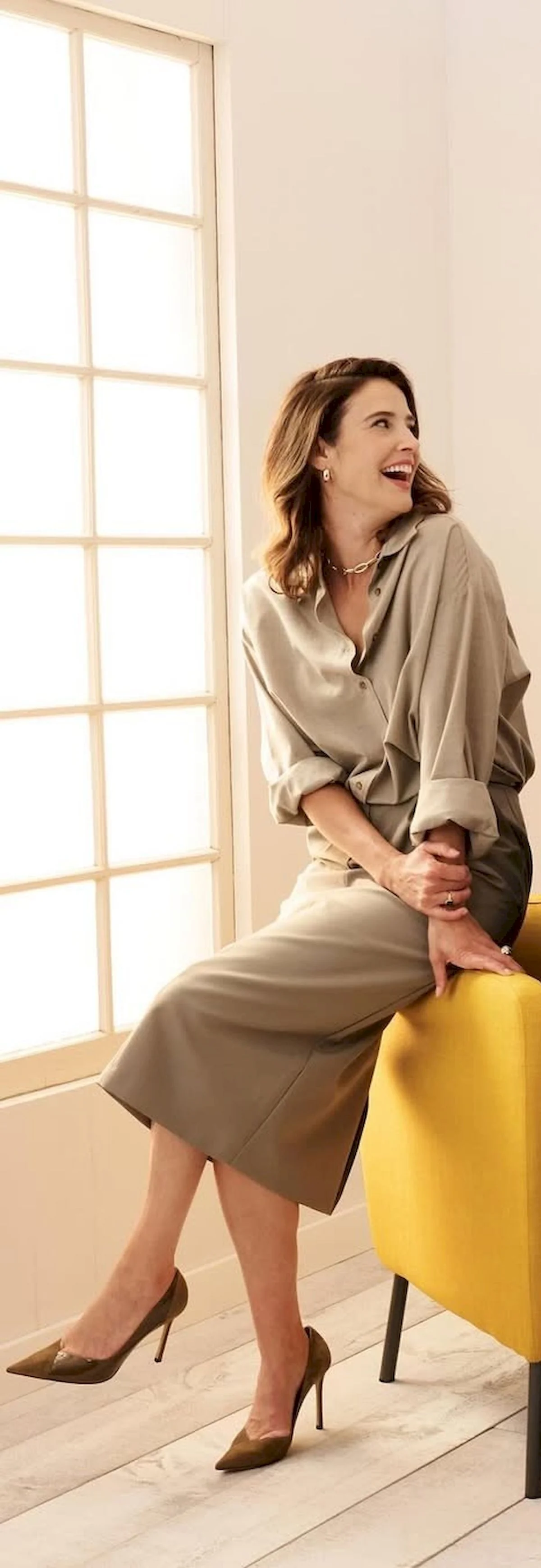 Cobie Smulders, 43 picture 2 of 3