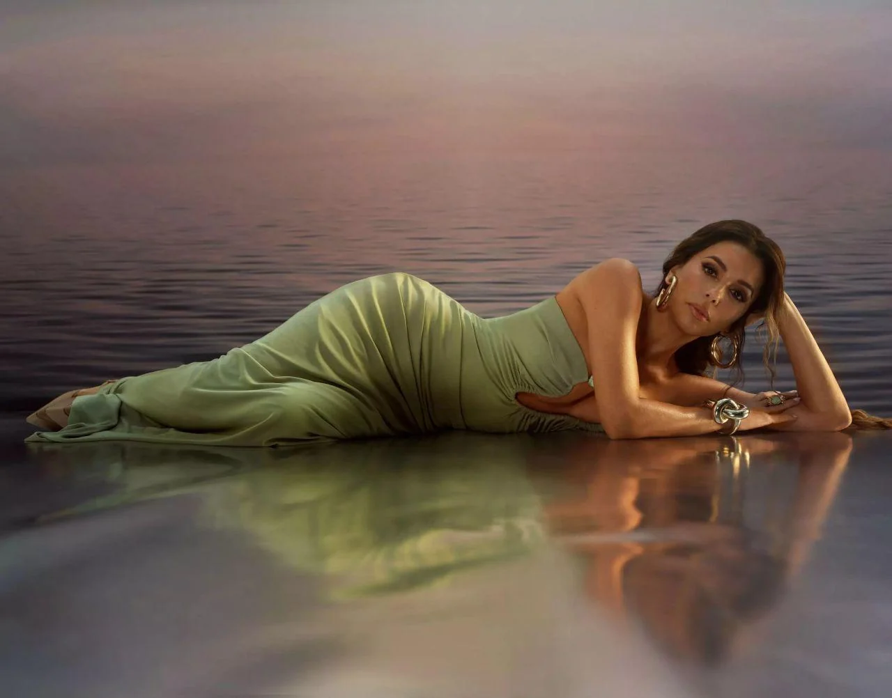 Eva Longoria , 50 picture 2 of 3
