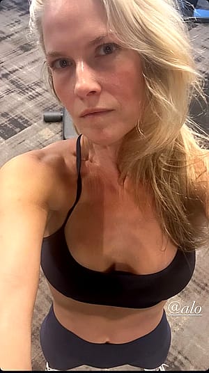Ali Larter, 49'
