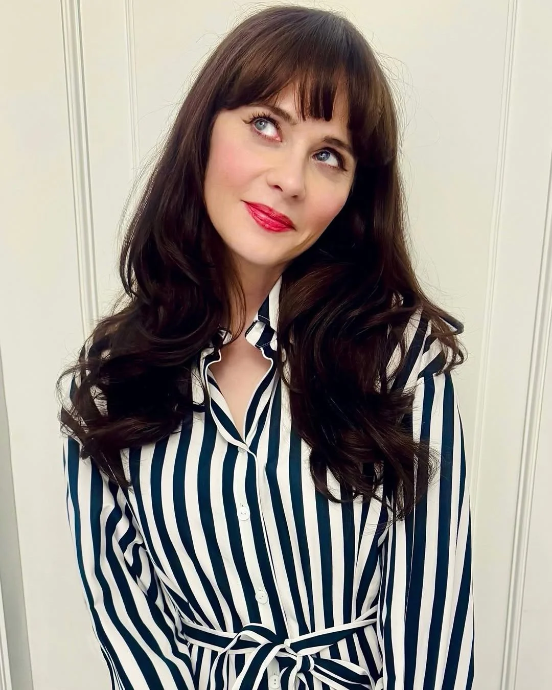 Zooey Deschanel, 45 picture 1 of 2