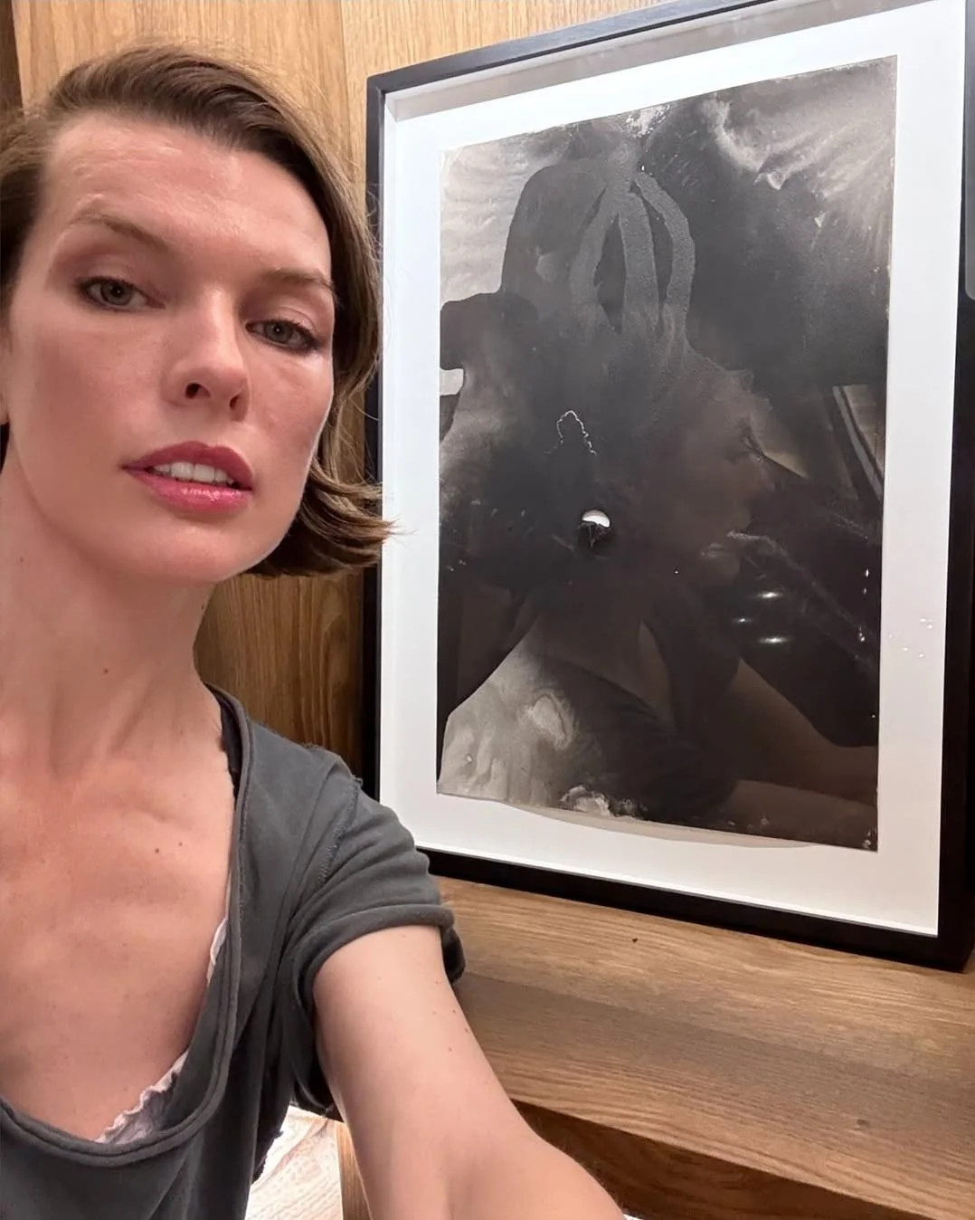 Milla Jovovich, 49 picture 1 of 1