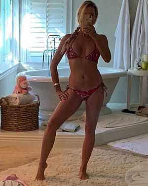 Nicolette Sheridan, 61'