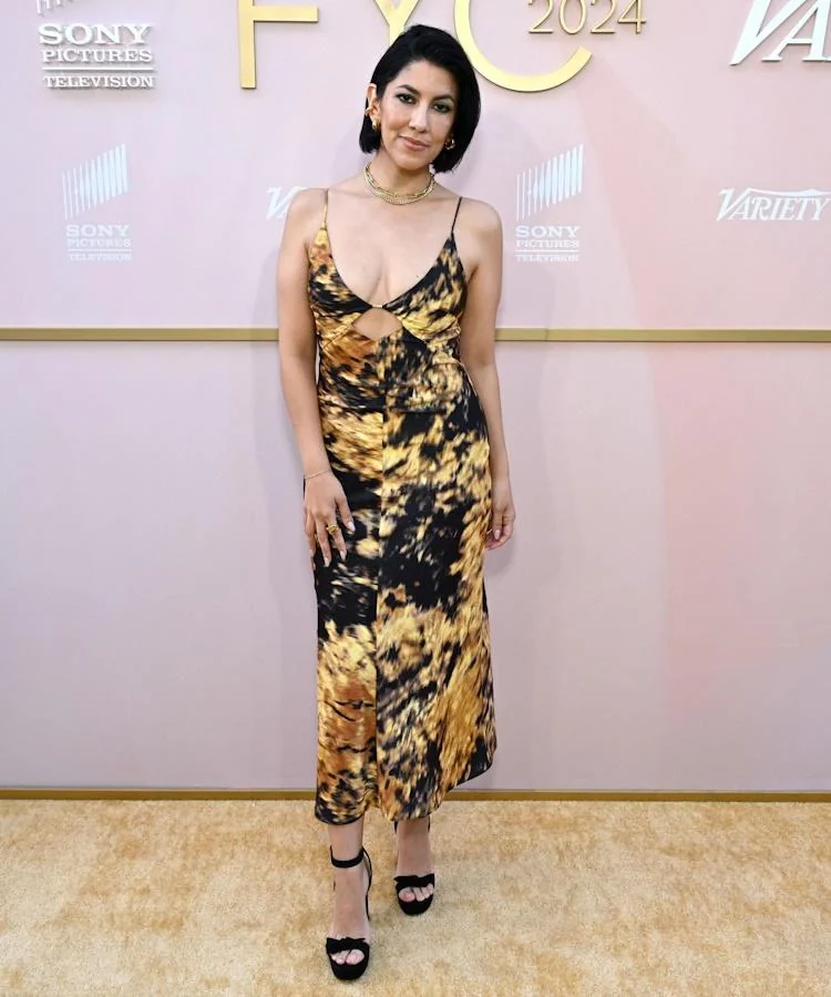 Stephanie Beatriz, 43 picture 1 of 1