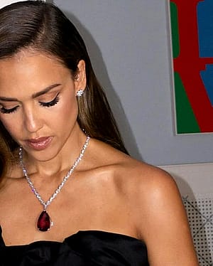 Jessica Alba, 44'