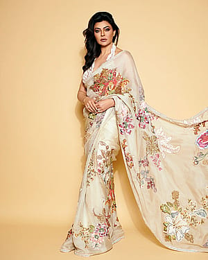 Sushmita Sen, 49'