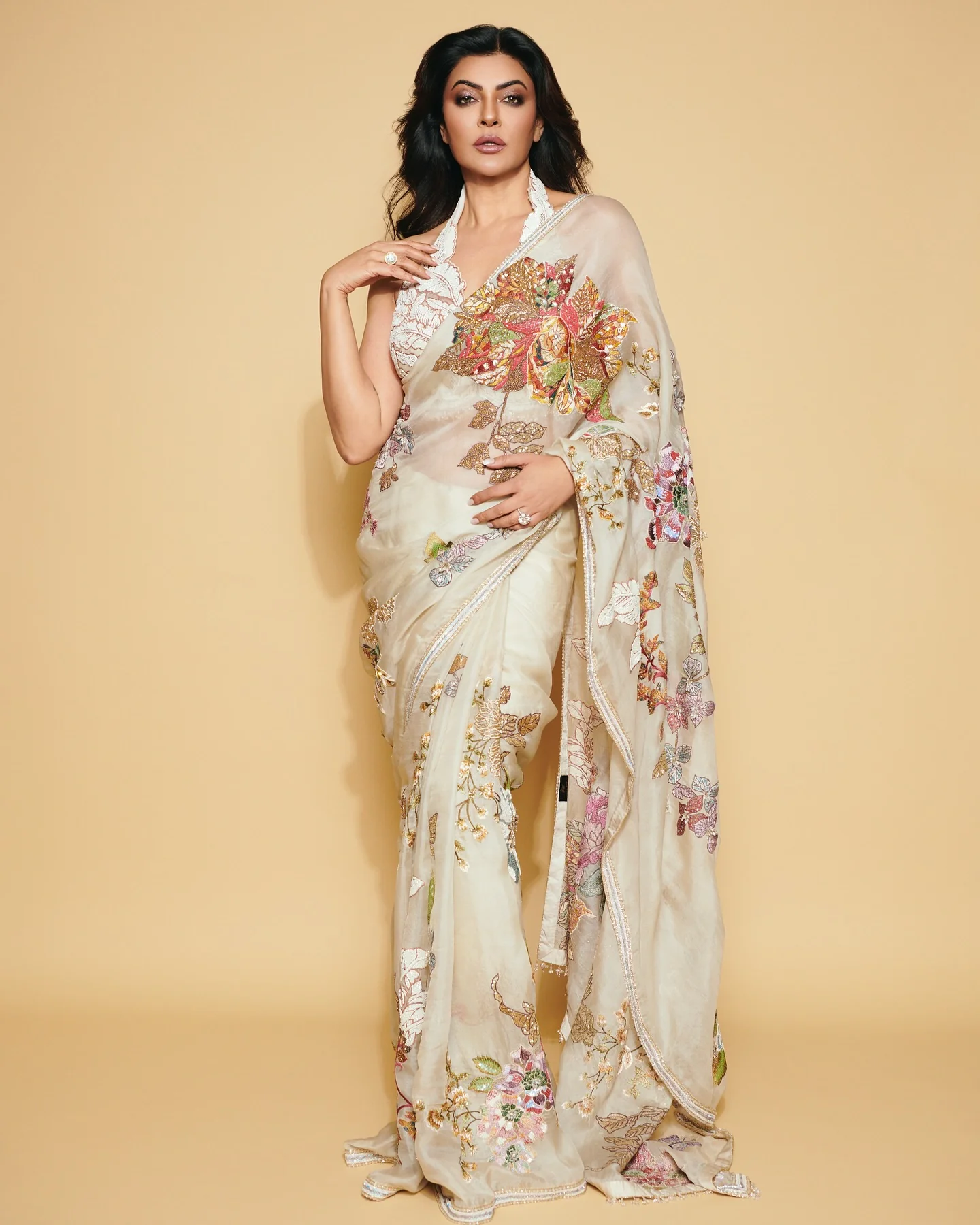 Sushmita Sen, 49 picture 2 of 3