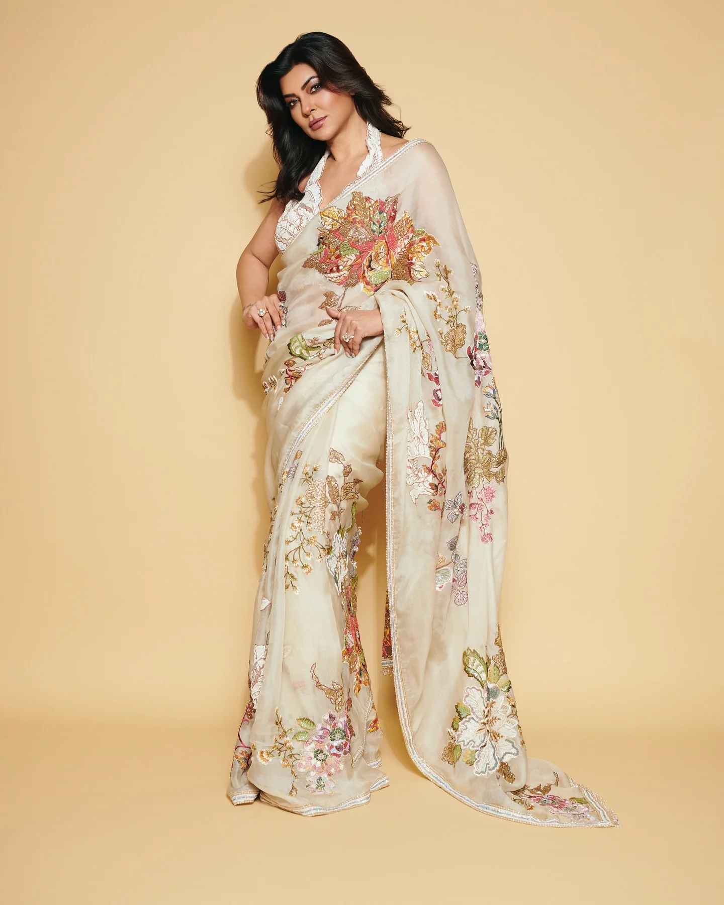 Sushmita Sen, 49 picture 3 of 3