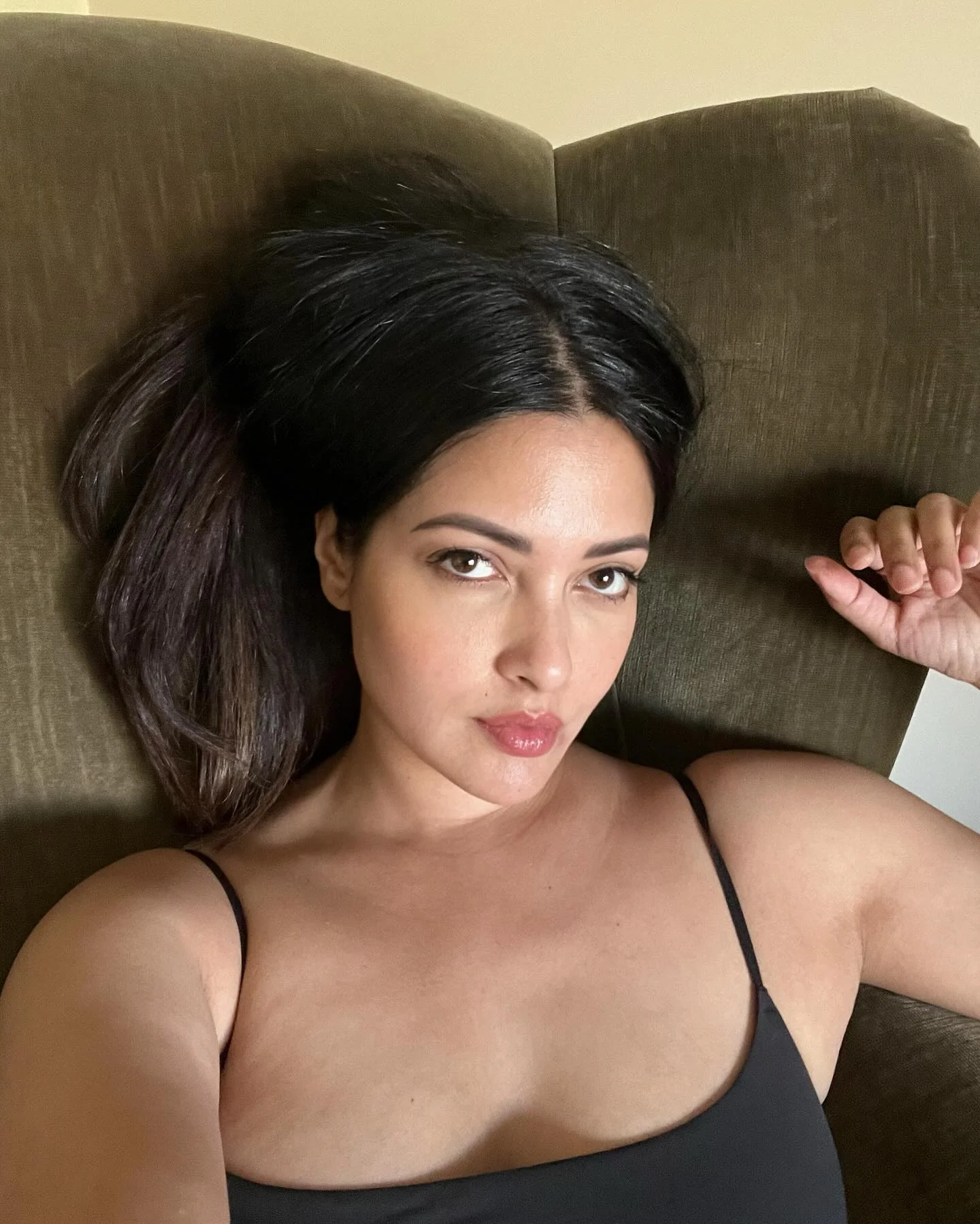 Riya Sen, 44 picture 2 of 4