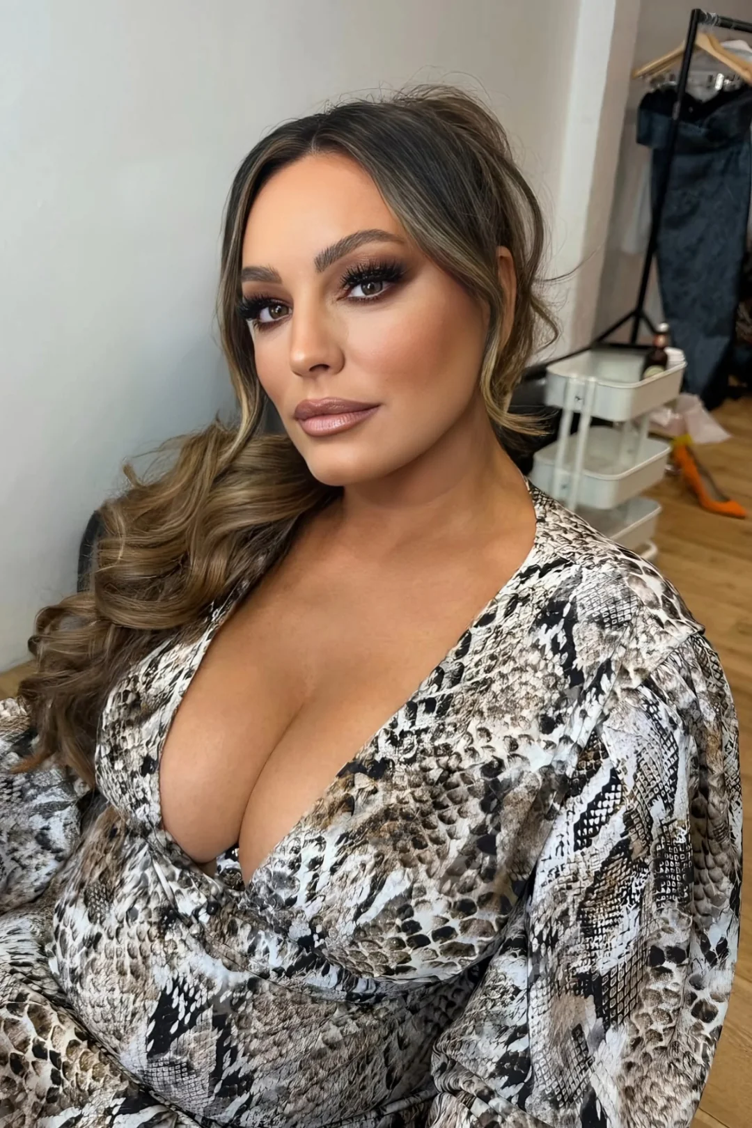 Kelly Brook, 45 picture 2 of 3