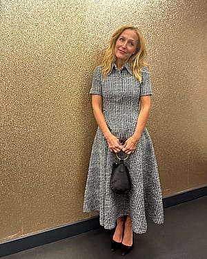 Gillian Anderson, 56'