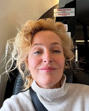 Gillian Anderson, 56'