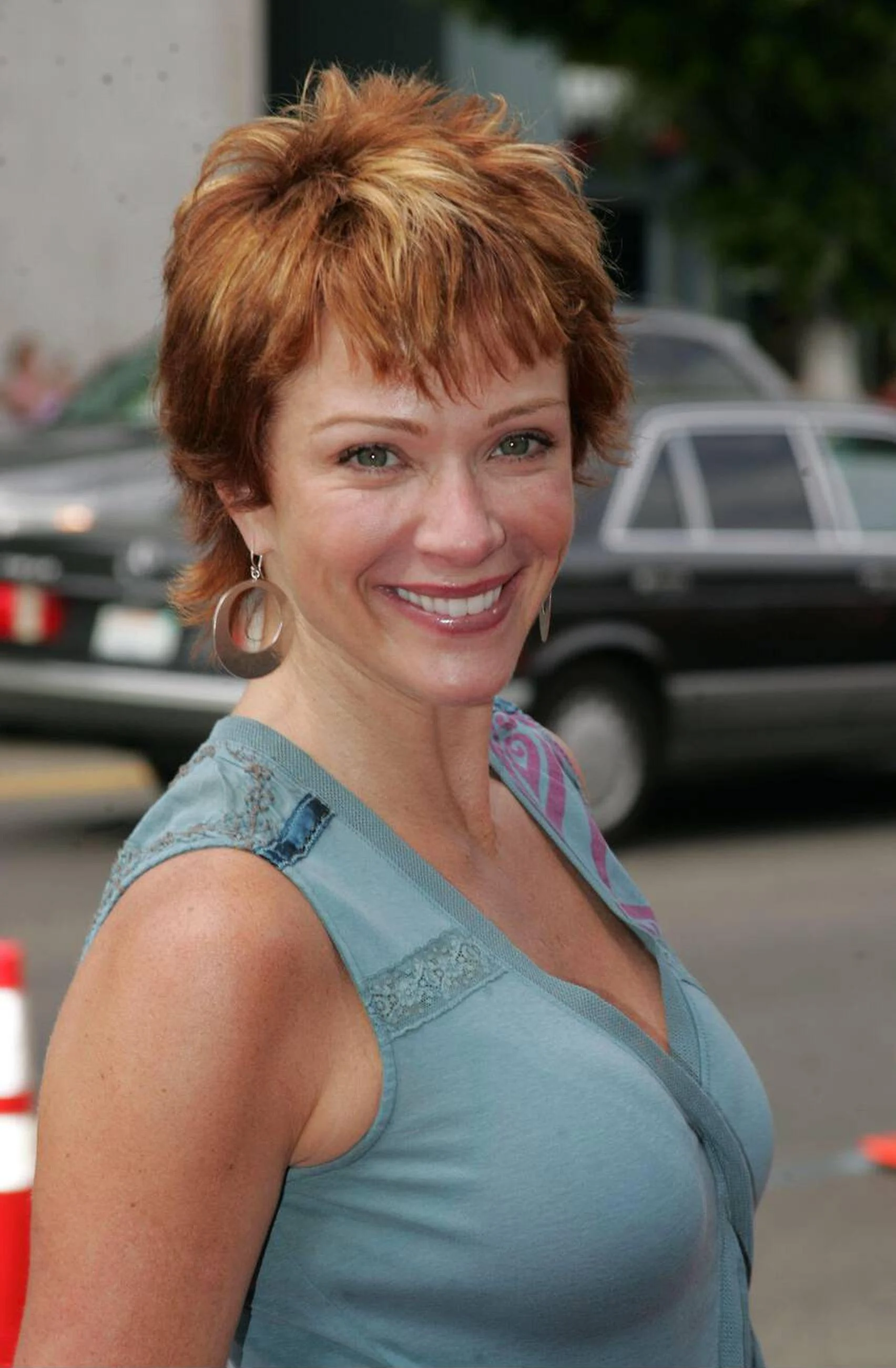 Lauren Holly, 42 picture 1 of 1