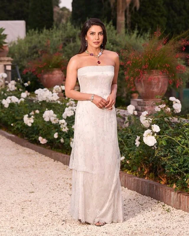 Priyanka Chopra, 42 picture 4 of 6