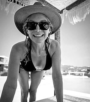 Elizabeth Mitchell, 55'