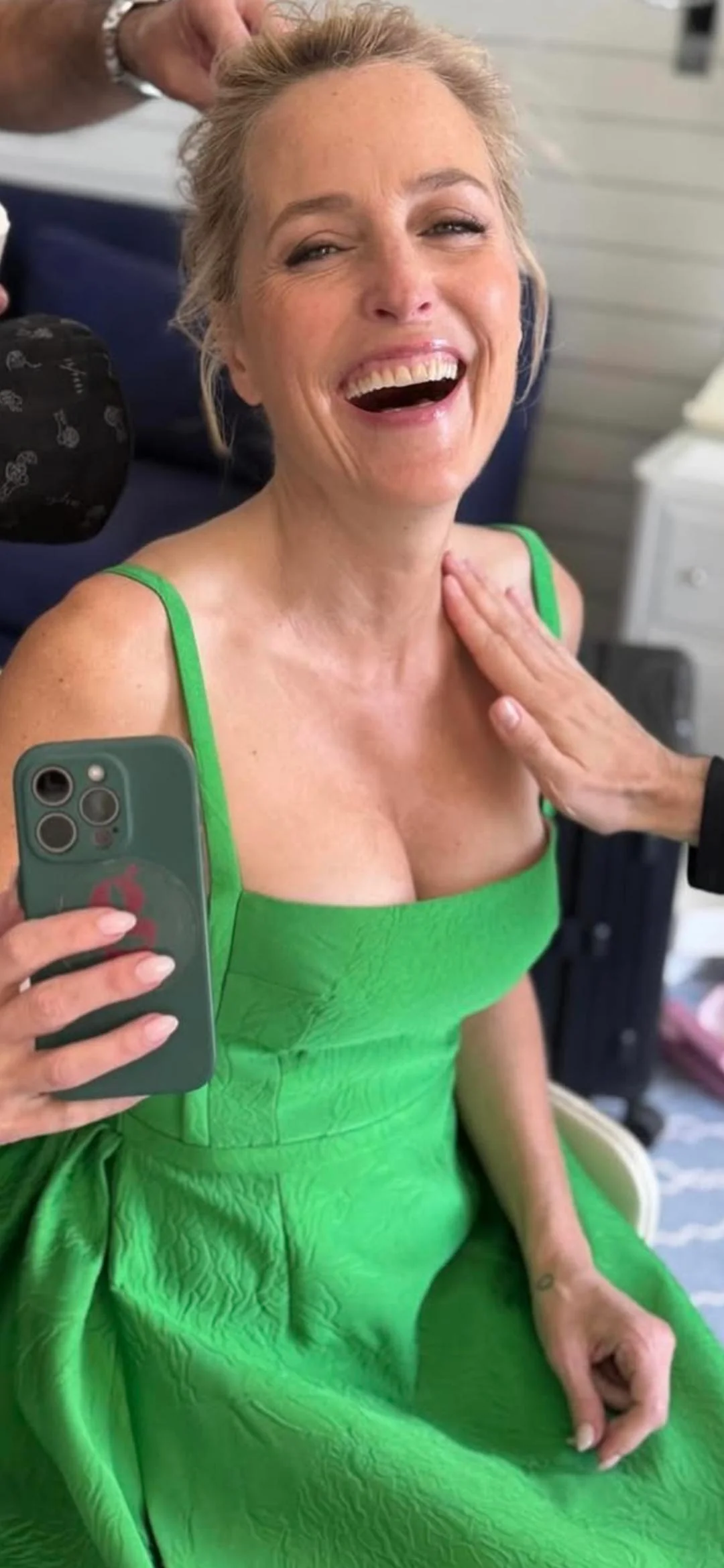 Gillian Anderson, 56 picture 2 of 2