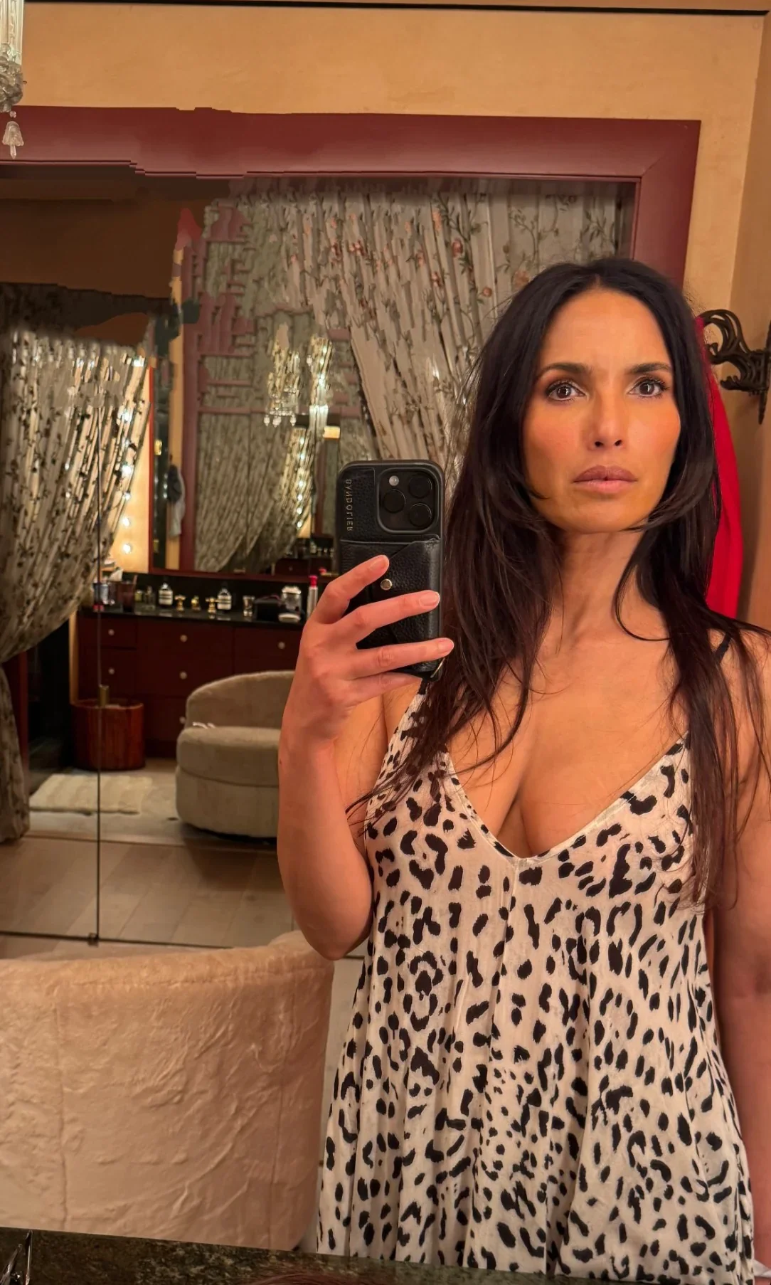 Padma Lakshmi, 54 picture 1 of 1