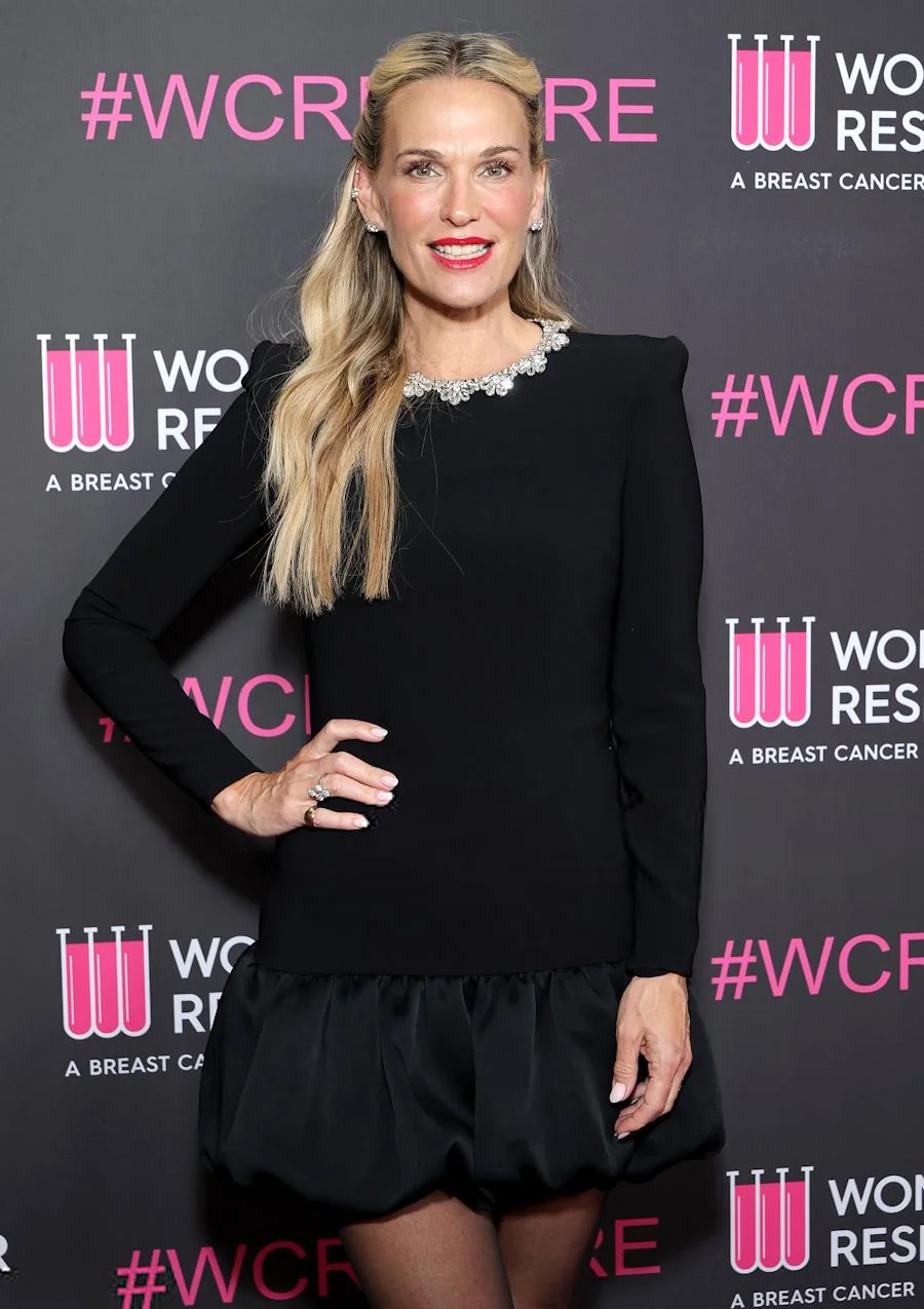 Molly Sims, 51 picture 1 of 1