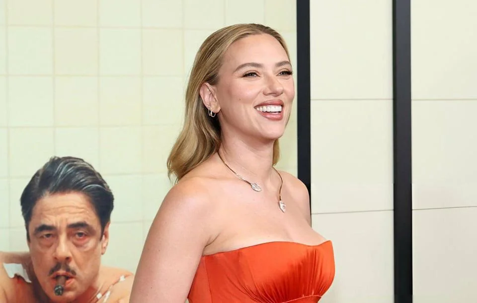 Scarlett Johansson, 40 picture 1 of 4