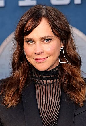 Fiona Dourif, 43'