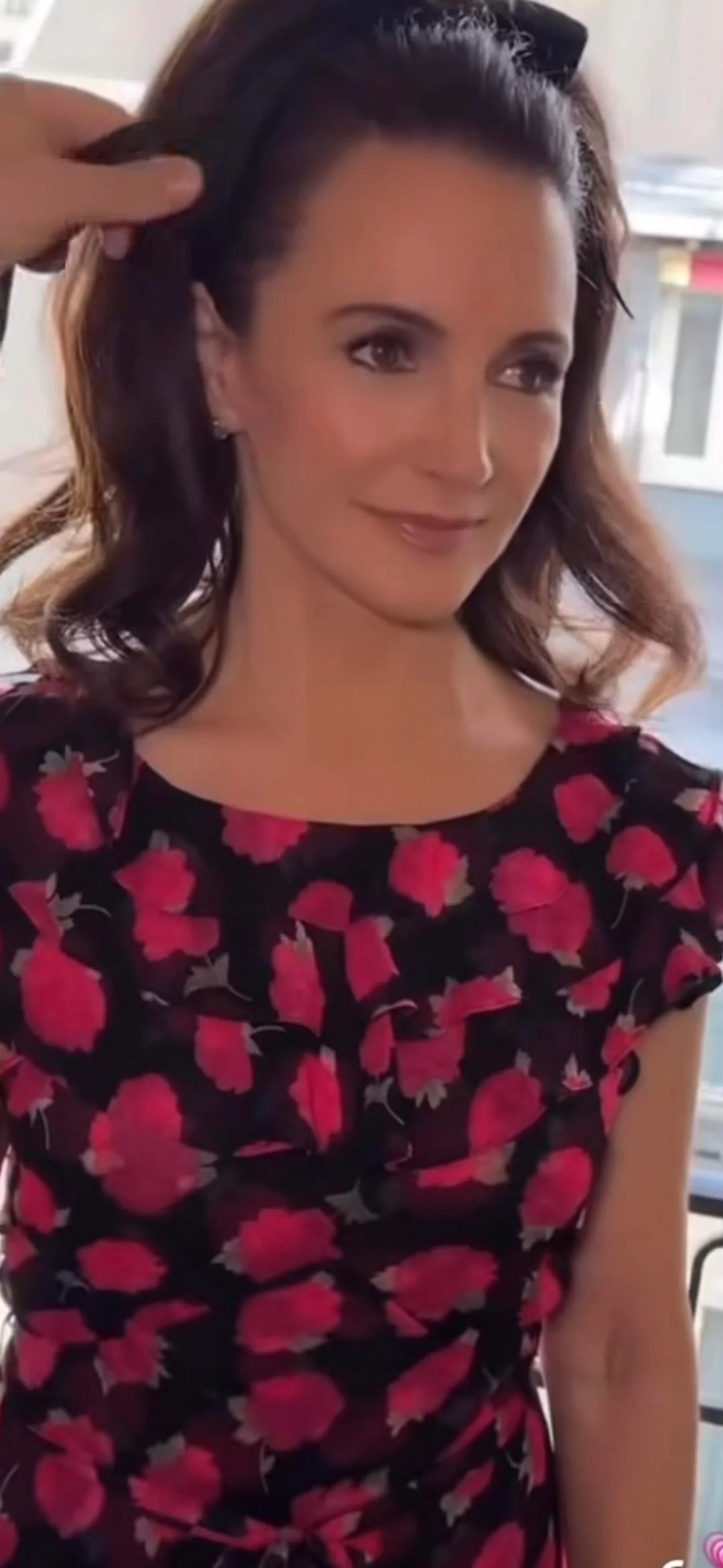 Kristin Davis, 60 picture 2 of 2