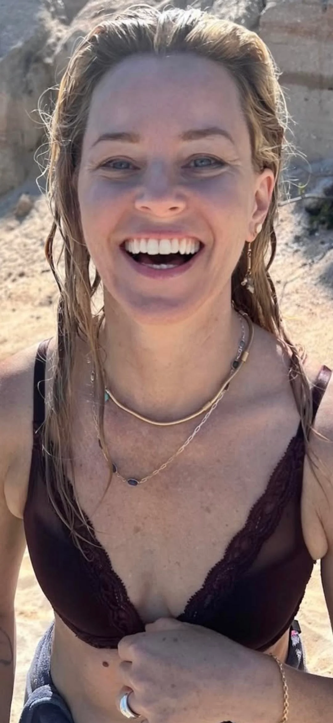 Elizabeth Banks, 51 picture 2 of 2