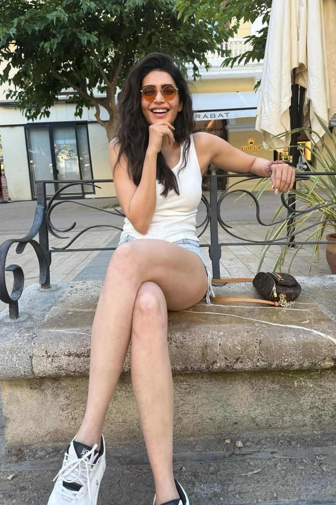 Karishma Tanna, 41 picture 3 of 3
