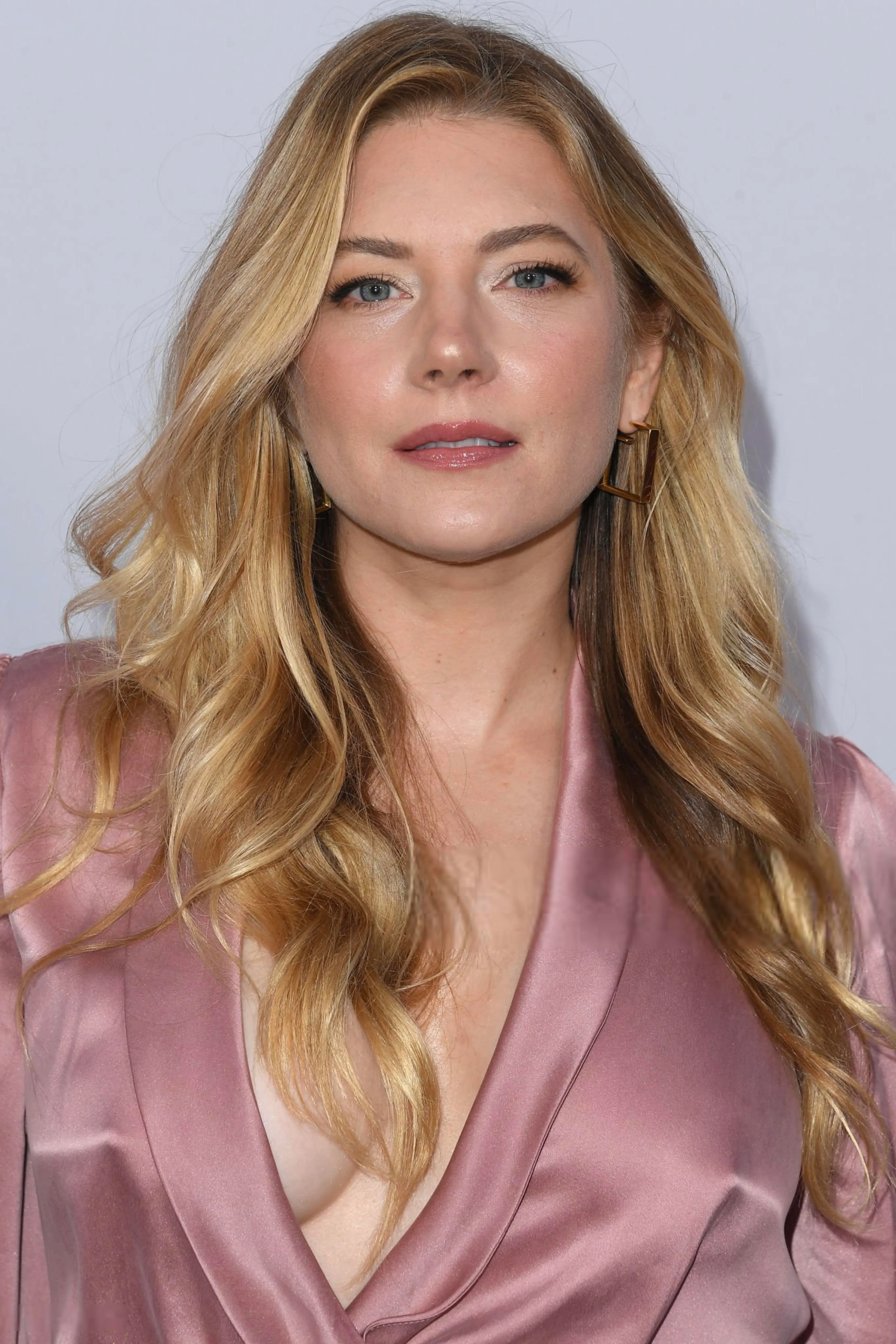 Katheryn Winnick, 46 picture 4 of 12