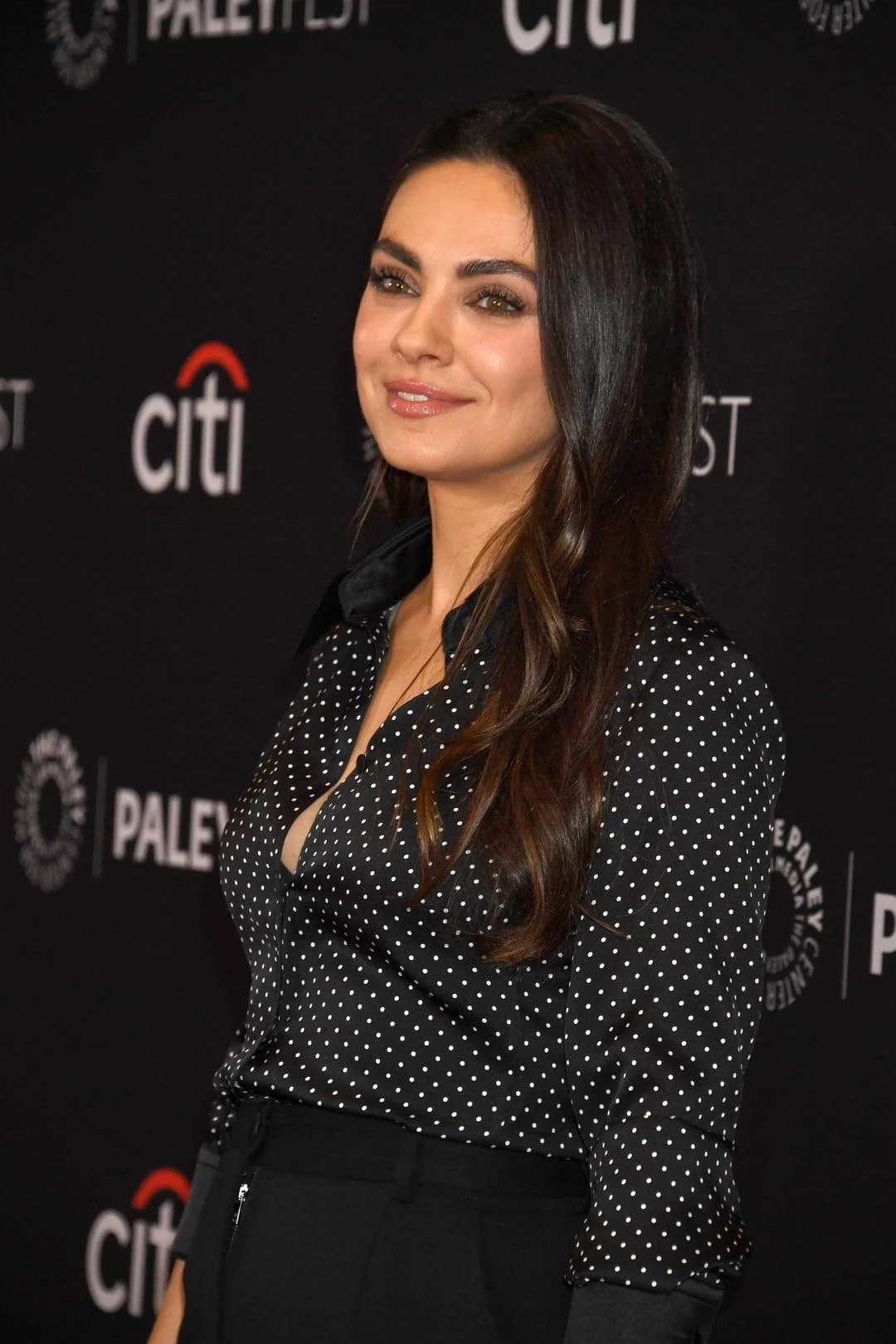 Mila Kunis, 40 picture 1 of 1