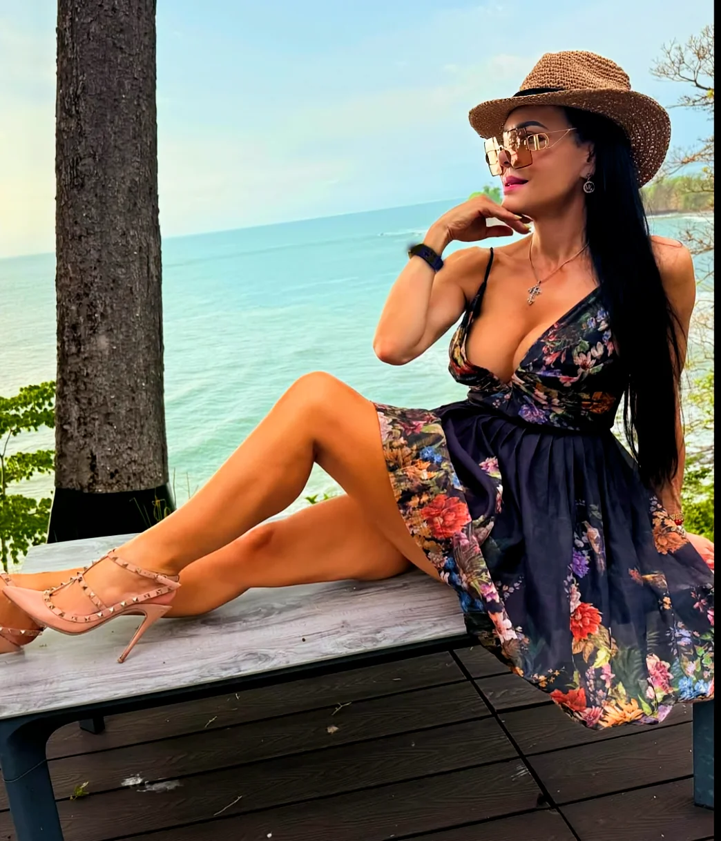 Maribel Guardia, 66 picture 2 of 10