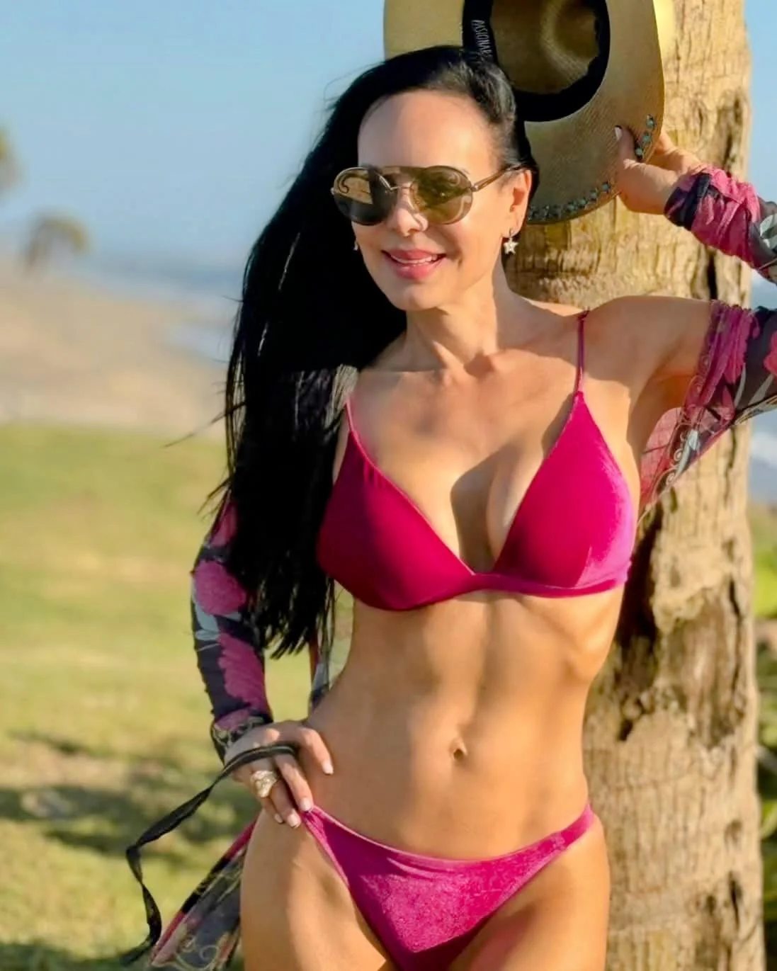 Maribel Guardia, 66 picture 5 of 10