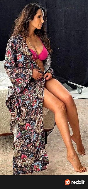 Padma Lakshmi, 54'