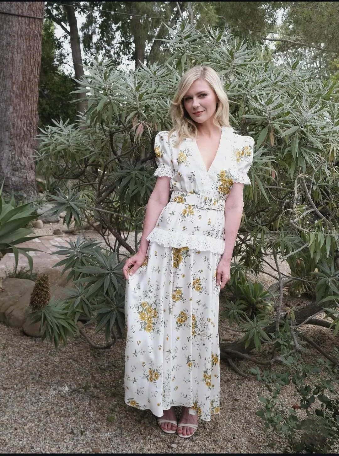 Kirsten Dunst, 43 picture 1 of 2