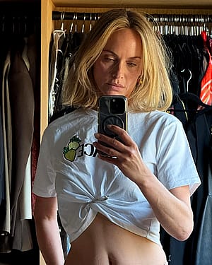 Amber Valletta, 51'