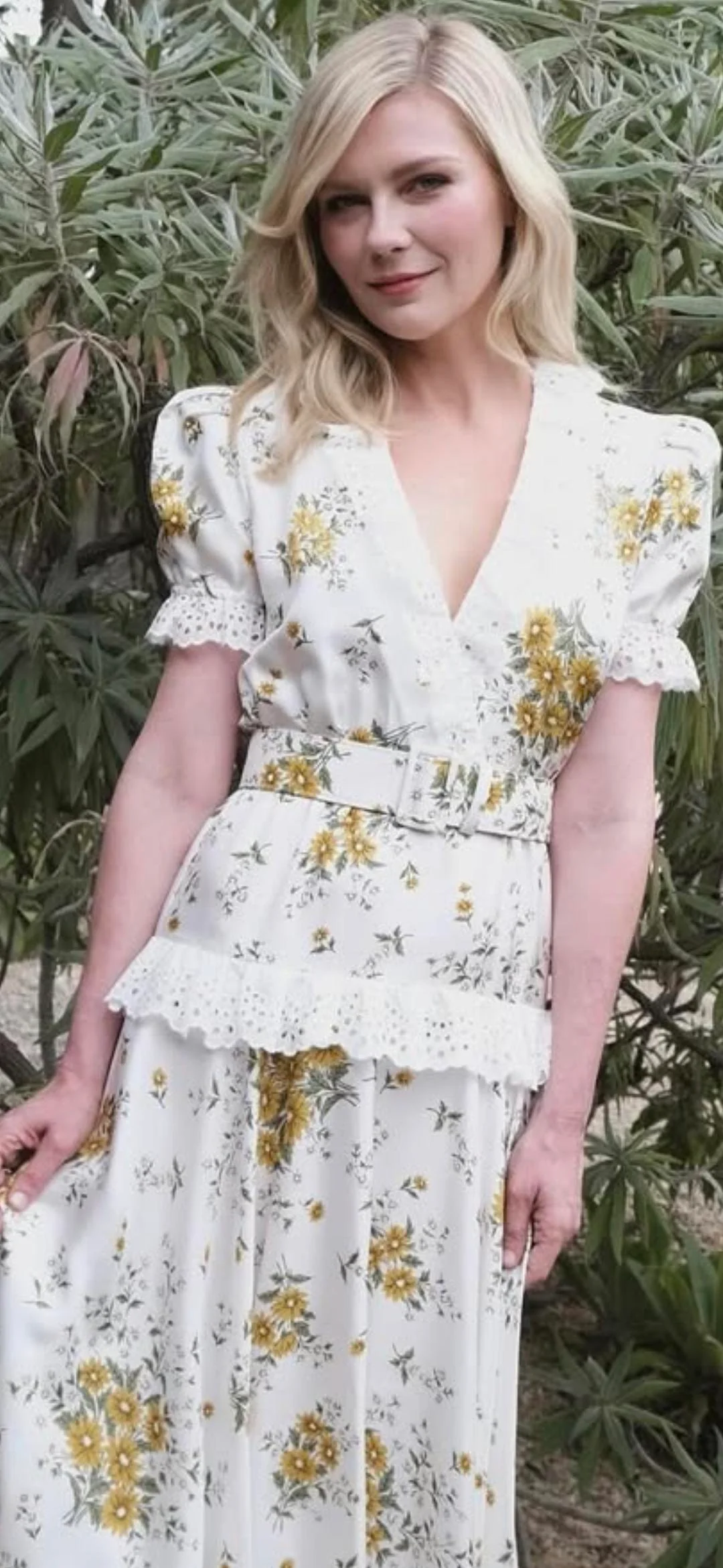 Kirsten Dunst, 43 picture 2 of 2