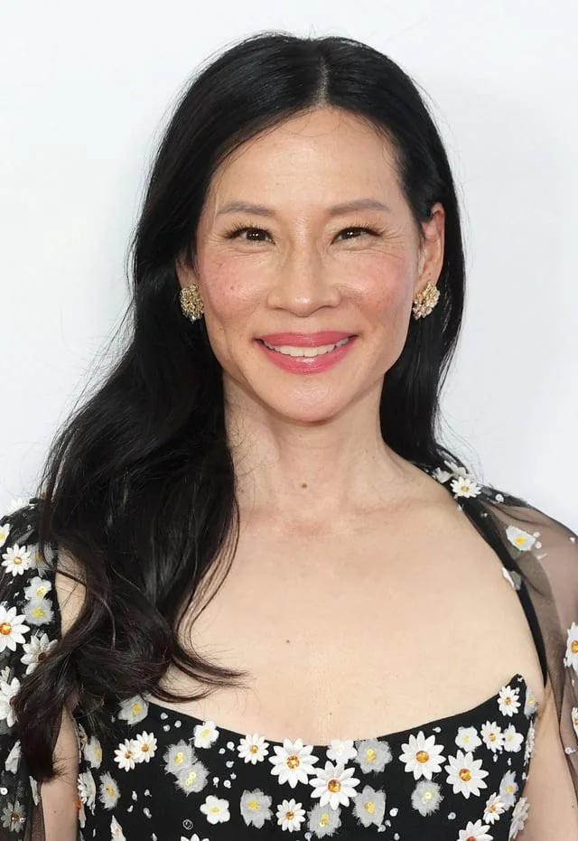 Lucy Liu, 56 picture 1 of 6