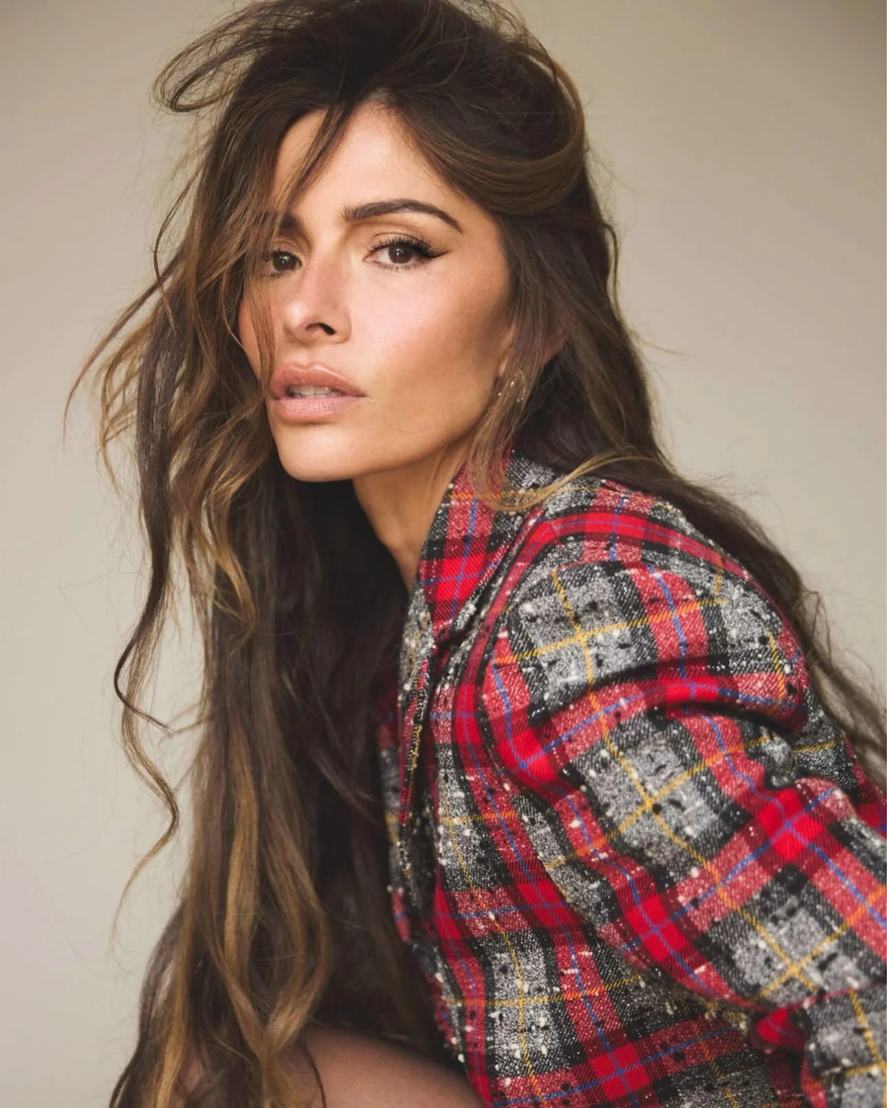 Sarah Shahi, 45 picture 6 of 7