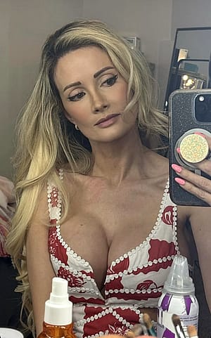 Holly Madison, 45'