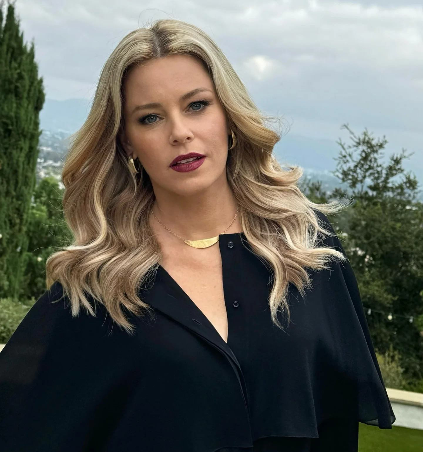 Elizabeth Banks, 50 picture 5 of 6