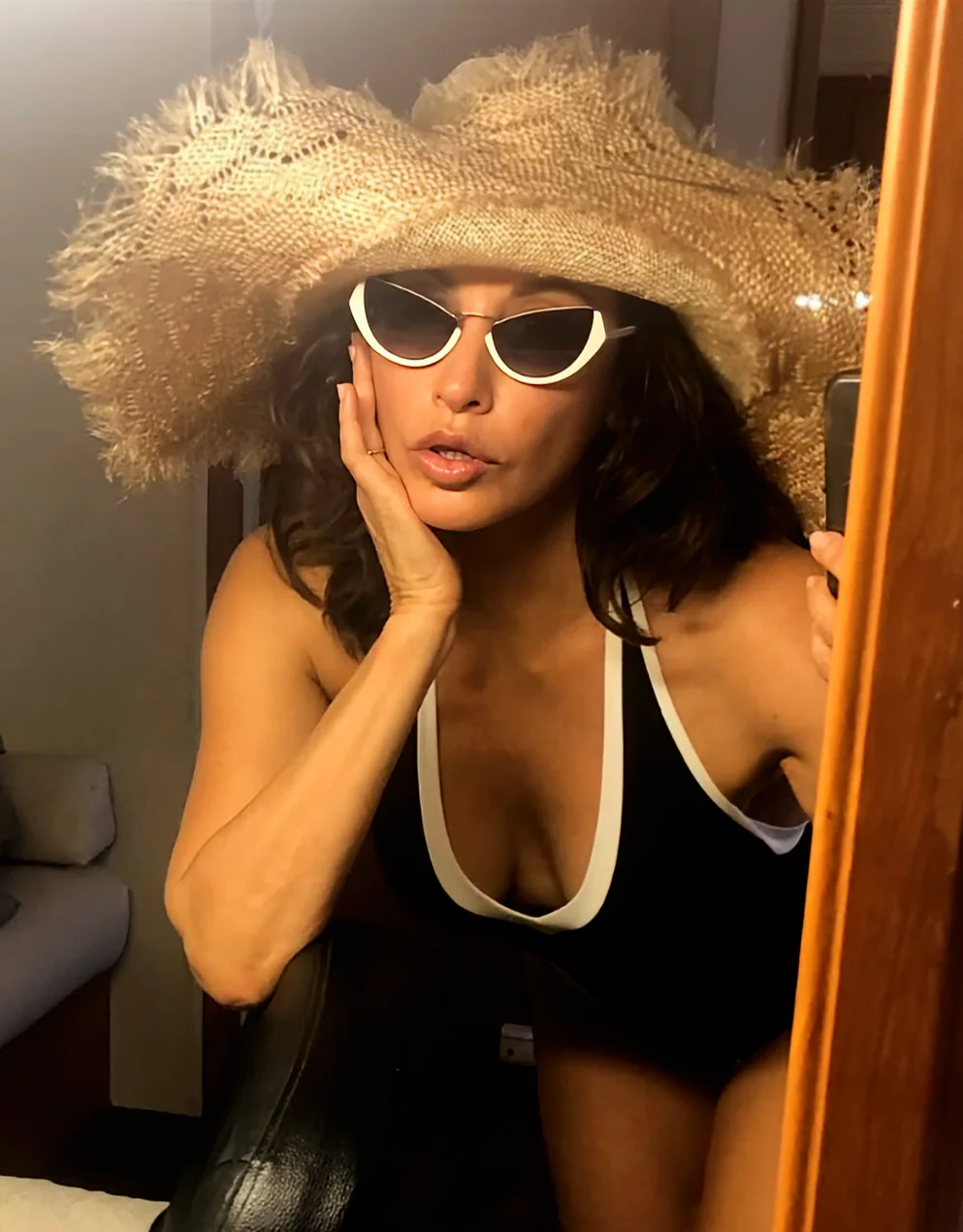 Gina Gershon, 63 picture 3 of 3