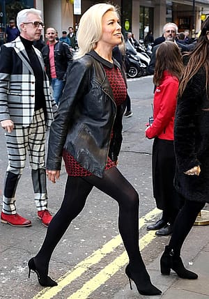 Hannah Waddingham, 43'