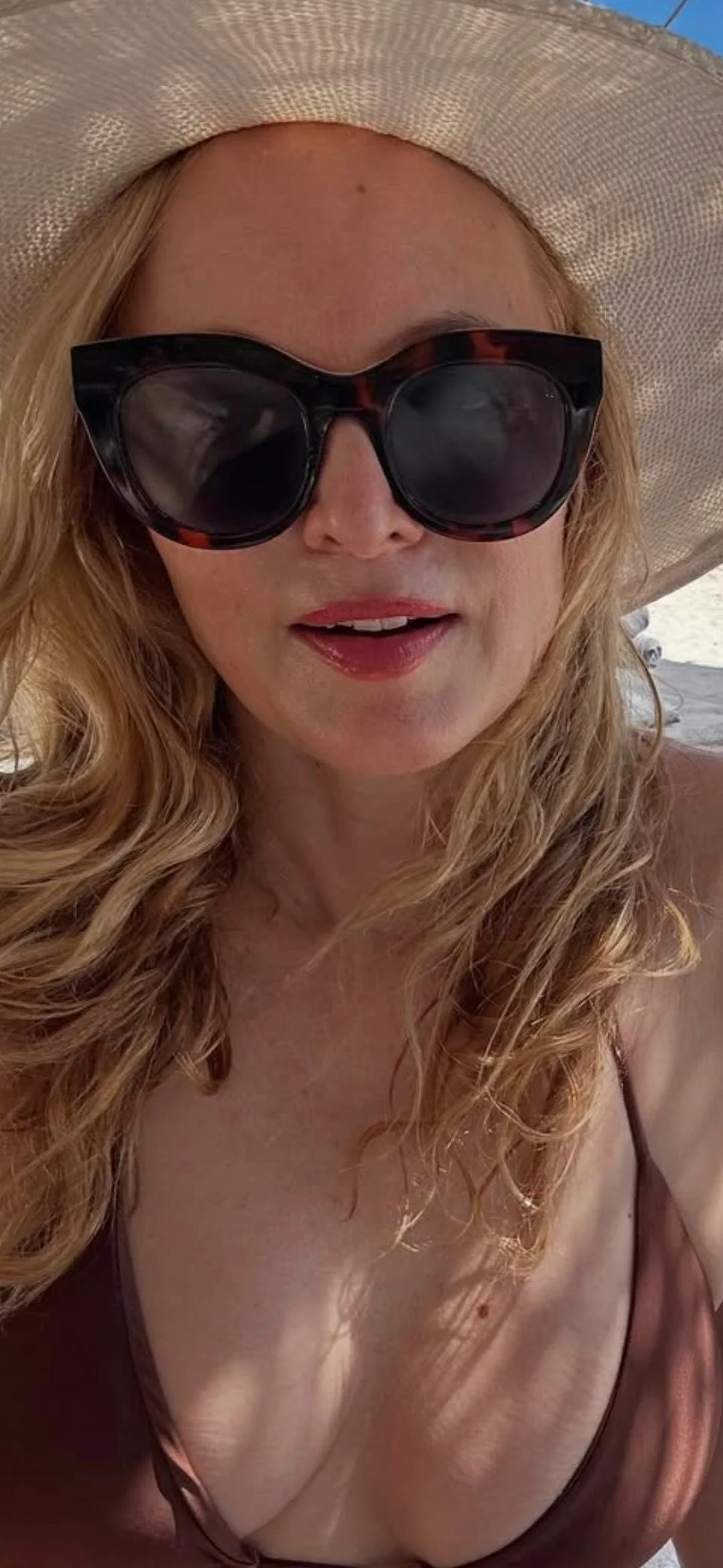 Heather Graham, 55 picture 2 of 2