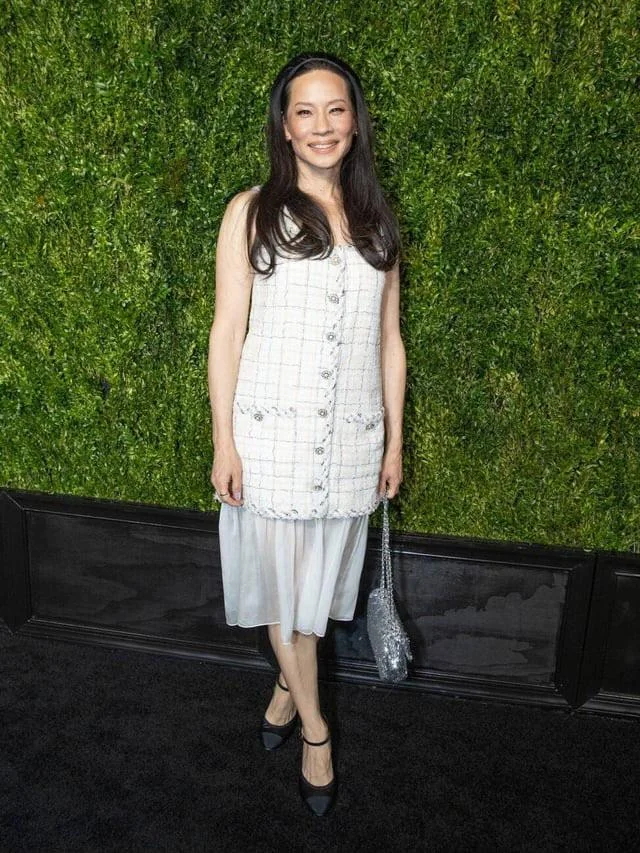 Lucy Liu, 56 picture 1 of 2
