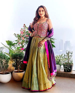 Madhuri Dixit, 58'